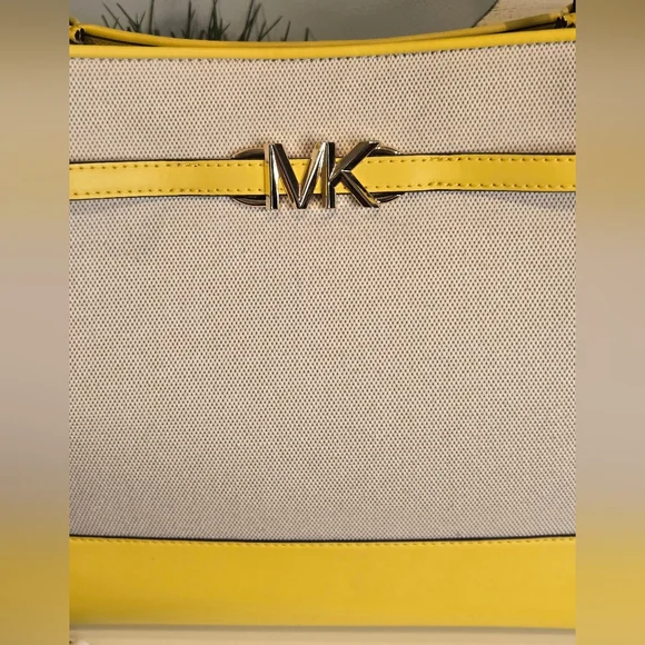 Michael Kors Reed Large Tote Bag - Picture 2 of 12